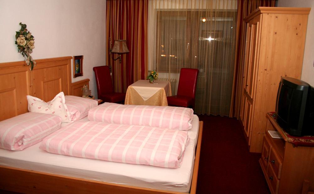 Hotel Edelweiss Fügen Chambre photo